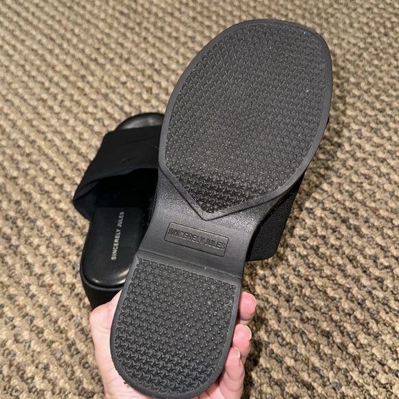 Black platform sandals - Picture 4 of 4